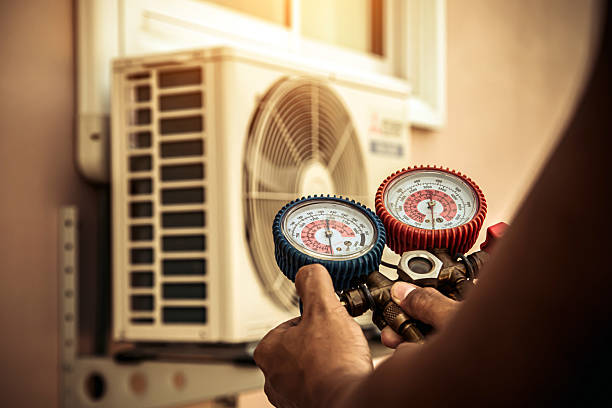Professional Hvac technician working in Florham Park, NJ